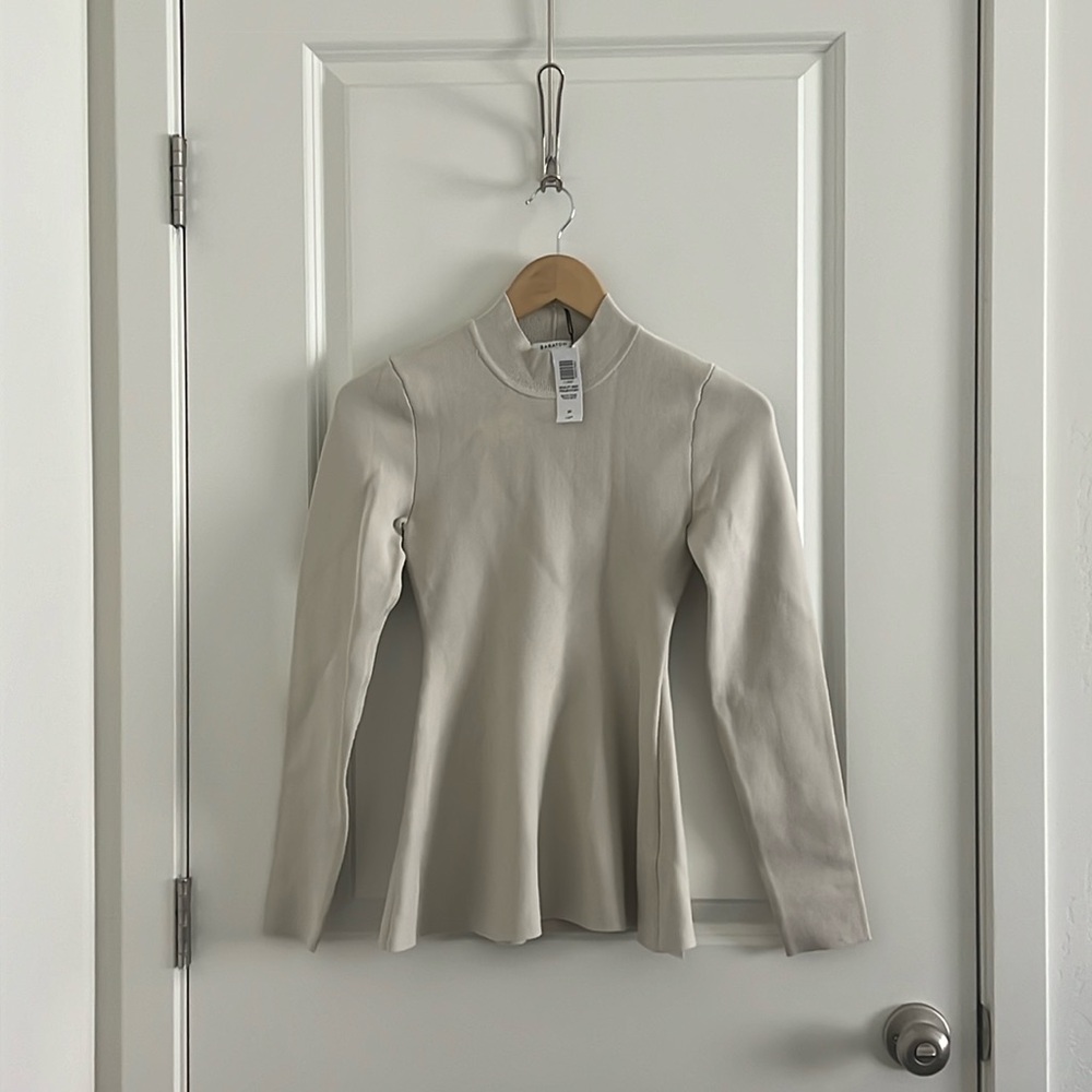 NWT Aritzia Babaton Sculpt Knot Trajectory Long Sleeve Blouse - Matte Pearl (S)